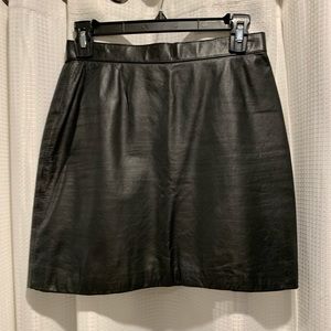 Vintage 70s Genuine Leather Fitted Blk Mini Skirt